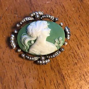 Vintage Cameo Brooch
